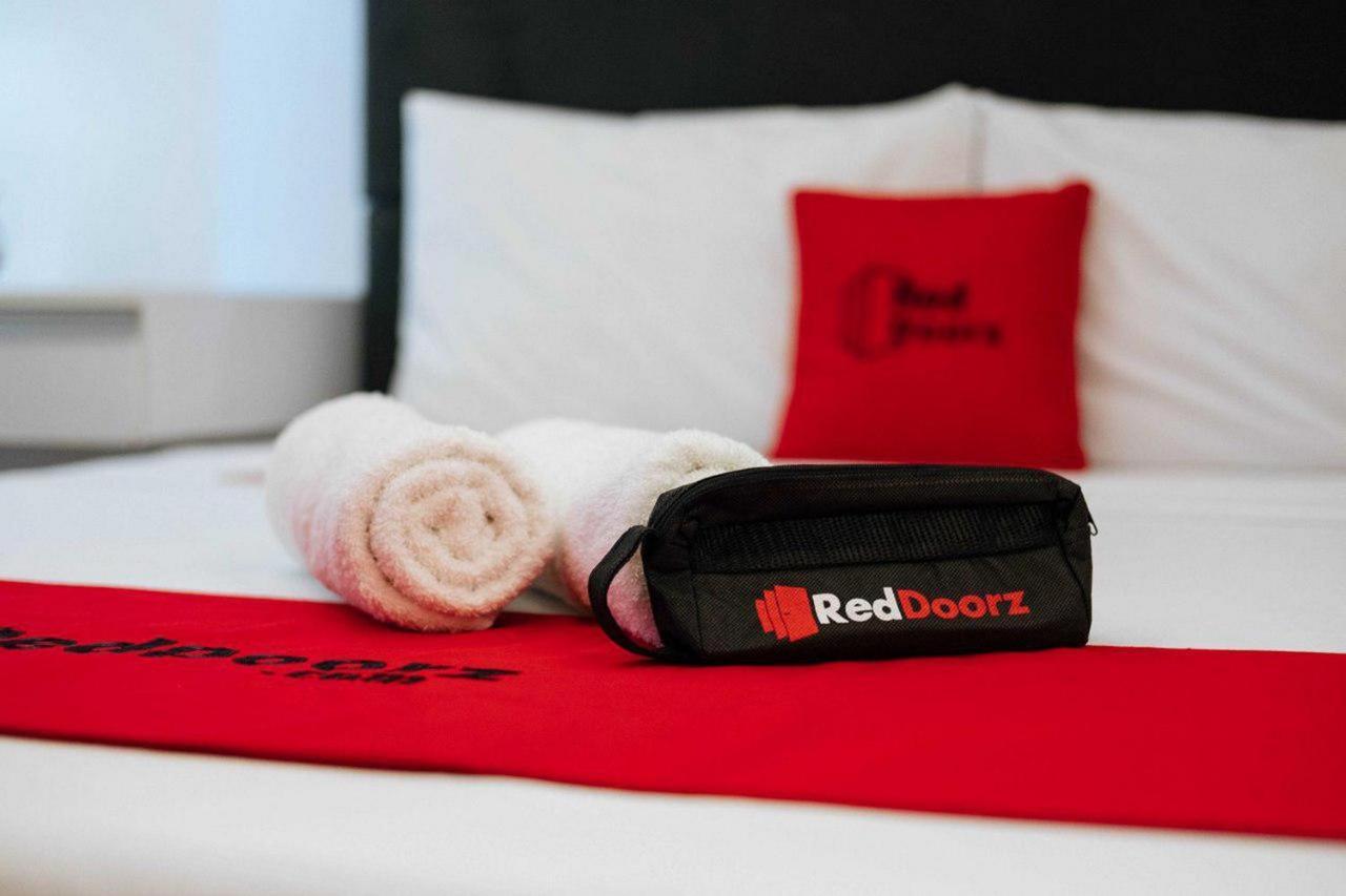 Reddoorz At Hotel Rumberpon סורונג מראה חיצוני תמונה
